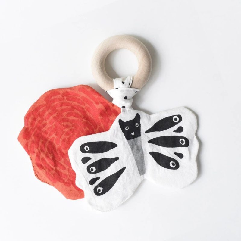 Wee Gallery Organic Butterfly Crinkle Teether 4d5f490e 8f61 41ae be34 d2f44ab4f450