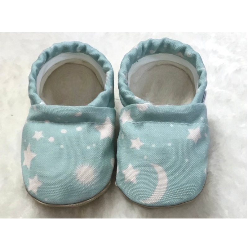 clamfeet soft soled baby shoes leilah baby blue front view